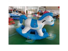 изготовленные на заказ пони надувные игрушки для воды
 Fun at the sea!